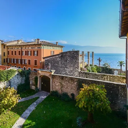 Ex Dimora Di Lawrence Apartment Gargnano Exterior photo